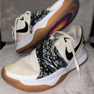 Nike Kyrie 1 Low “Black White Gum”